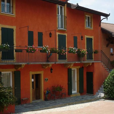 Locanda La Casetta Angera Eksteriør bilde